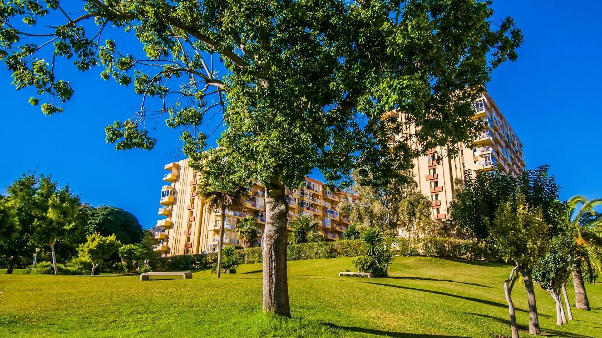 4 Jupiter Estudio- Vista A La Piscina - Playa A 700 Metros Benalmadena